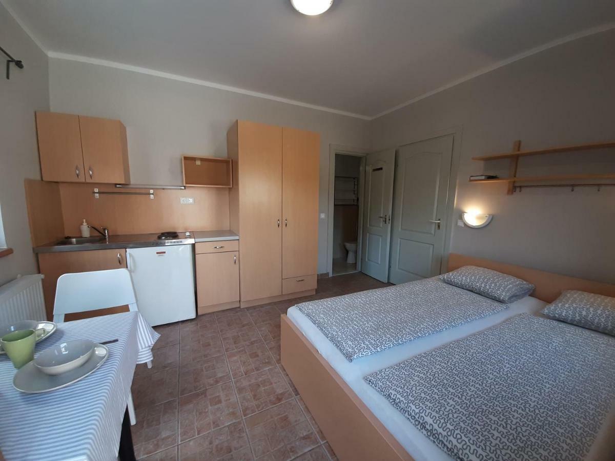 Familia Apartmanhaz Keszthely Exterior photo