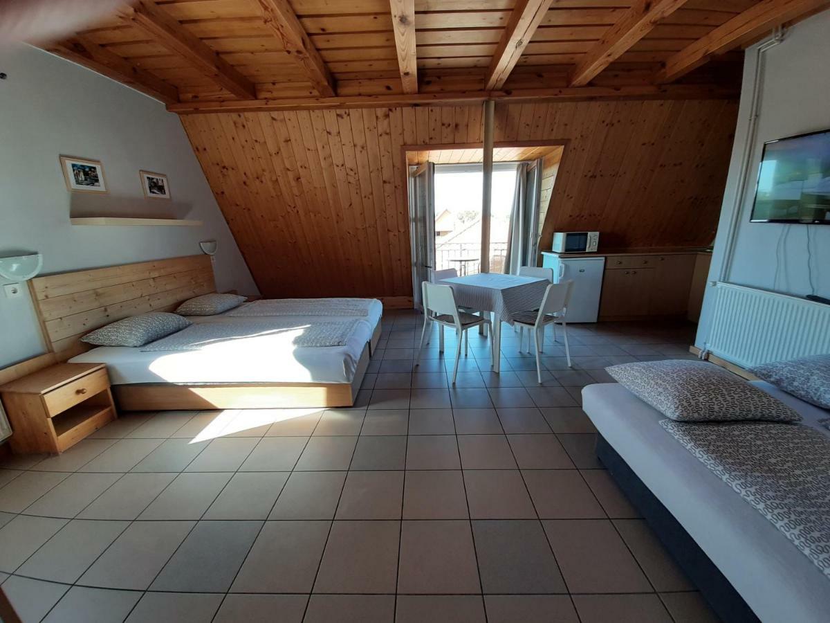 Familia Apartmanhaz Keszthely Exterior photo