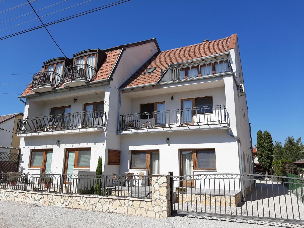 Familia Apartmanhaz Keszthely Exterior photo
